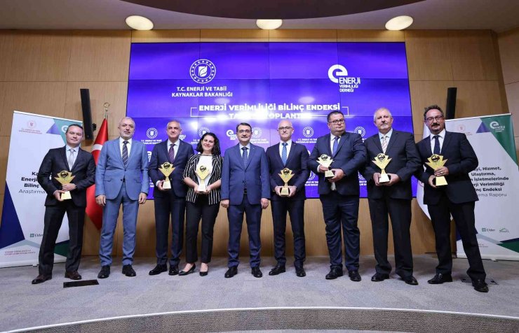 Bakan Dönmez: “Toplum olarak enerji verimliliğini biliyoruz ancak uygulamıyoruz”