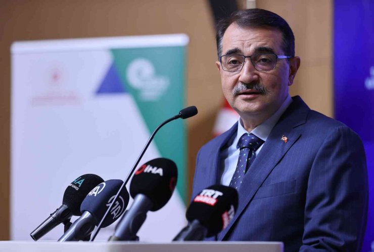 Bakan Dönmez: “Toplum olarak enerji verimliliğini biliyoruz ancak uygulamıyoruz”