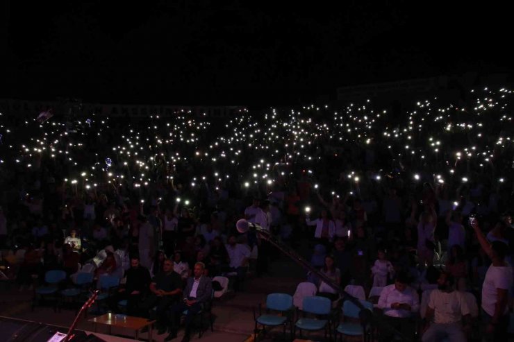 Pinhani’den Akşehir’de konser