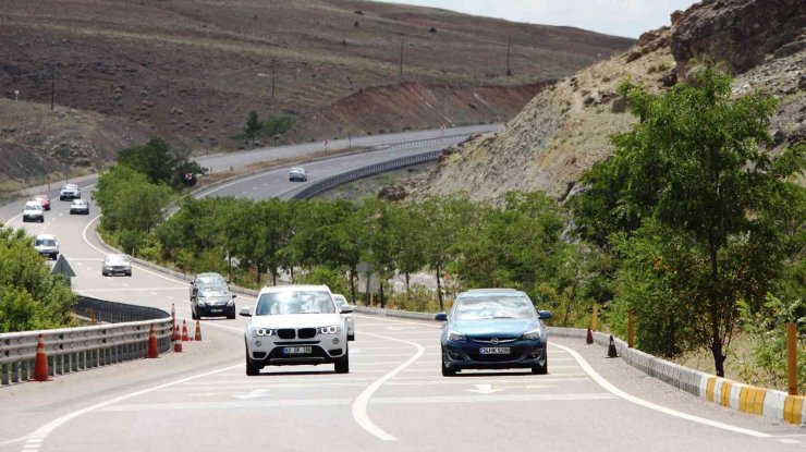 Konya polisinden tatil dönüşündeki sürücülere mola uyarası