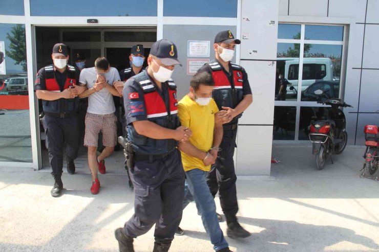 Konya’da jandarmadan zehir tacirlerine operasyon: 4 gözaltı
