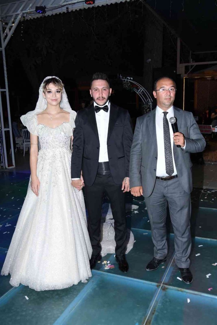 Görkemli düğün