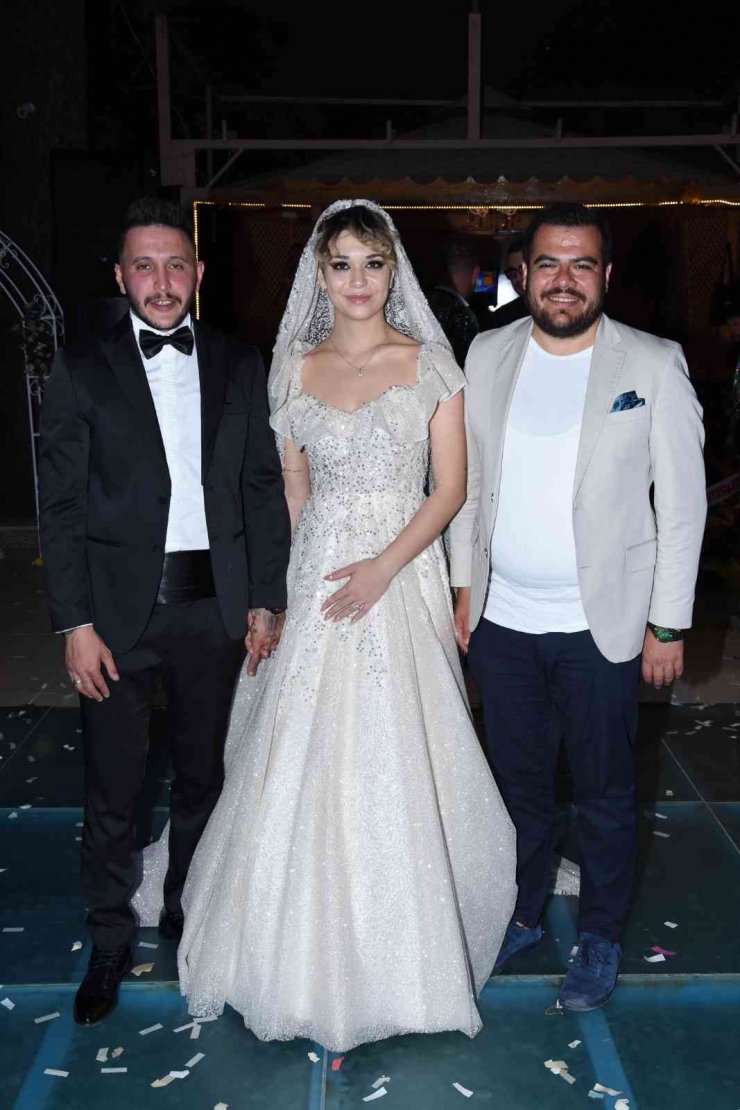 Görkemli düğün