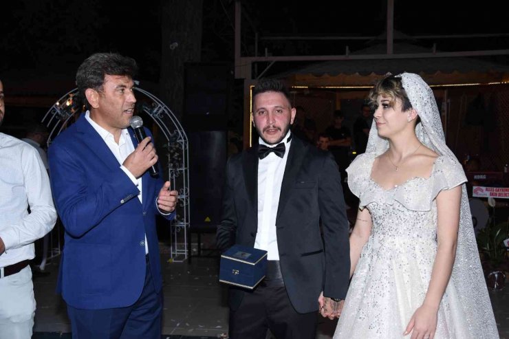 Görkemli düğün
