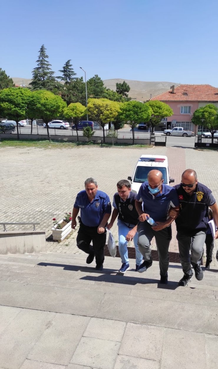 Konya’da evde saksıda uyuşturucu yetiştiren şüpheli tutuklandı