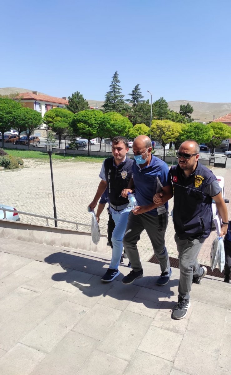 Konya’da evde saksıda uyuşturucu yetiştiren şüpheli tutuklandı