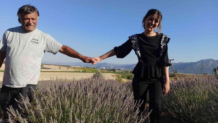 Hayata tutunan kızının lavanta bahçesi hayalini gerçeğe dönüştürdü
