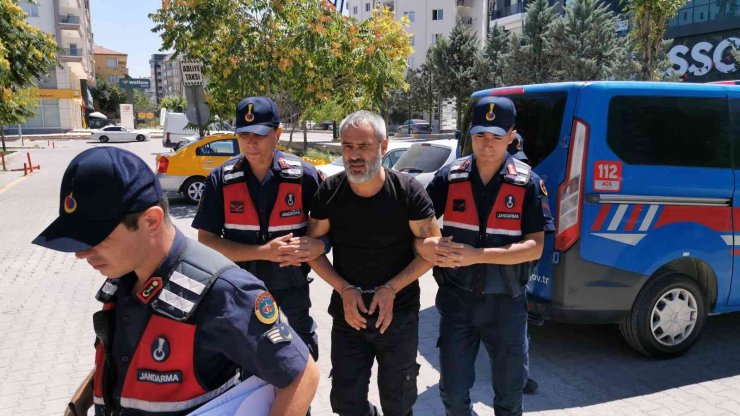Cinayetten hükümlü cezaevi firarisi yakalanınca gülerek “Daha çağırmadılar ki” dedi