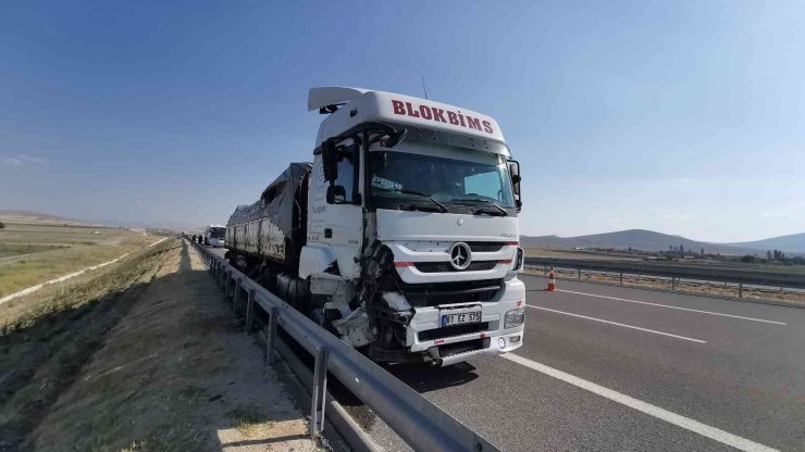 Aksaray’da tır düğün konvoyuna çarptı: 3’ü ağır 8 yaralı