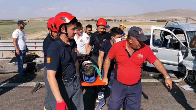 Aksaray’da tır düğün konvoyuna çarptı: 3’ü ağır 8 yaralı