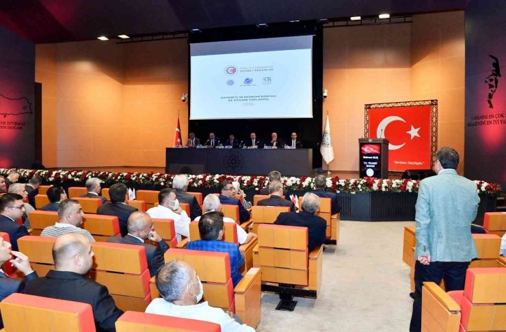 Ticaret Bakanı Muş, KTO’da iş adamlarının sorunlarını dinledi