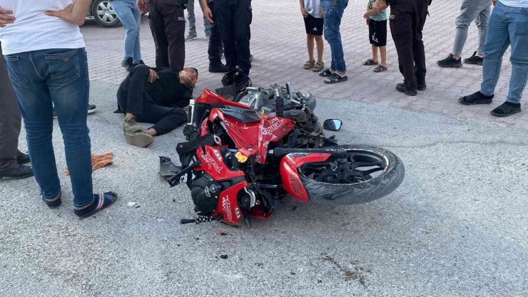 Polisten kaçan motosiklet sürücüsü kamyonete çarpınca yakalandı