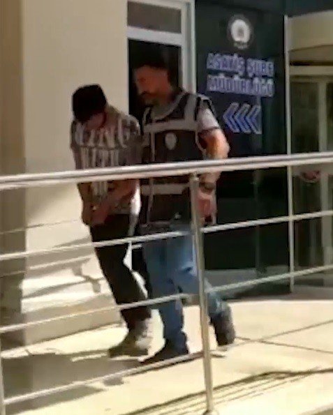Akü hırsızları operasyonla yakalandı
