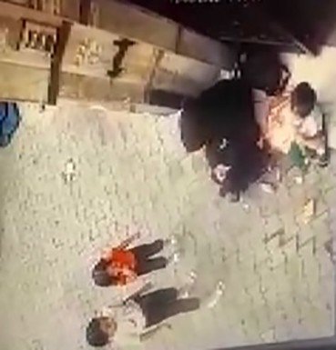 Ablasına kola aldırma bahanesiyle 3 buçuuk yaşındaki kızı kaçırarak 300 bin lira fidye istediler