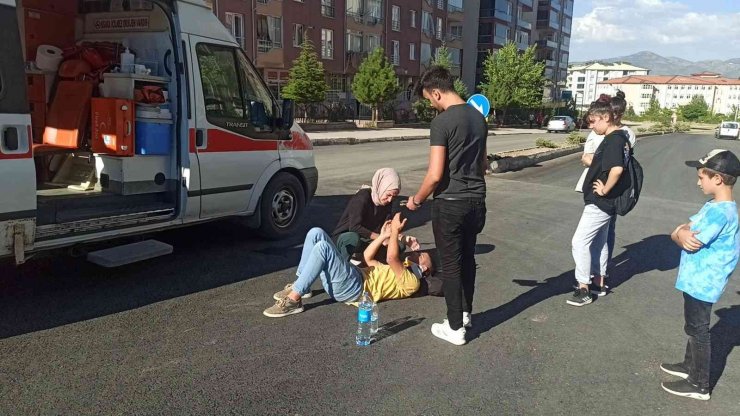 Hafif ticari aracın çarptığı yaya yaralandı
