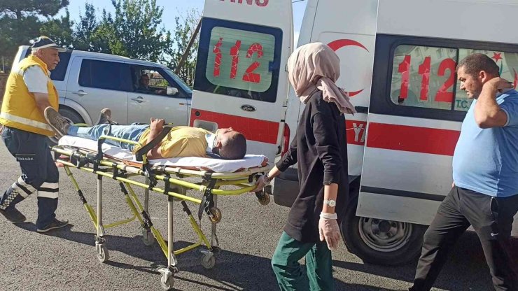 Hafif ticari aracın çarptığı yaya yaralandı