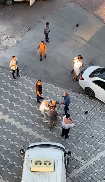 Sürücülerin trafik kavgası kamerada