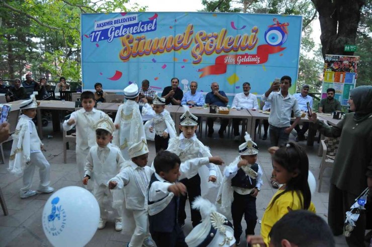 Akşehir Belediyesi’nin 17. geleneksel sünnet şöleni yapıldı