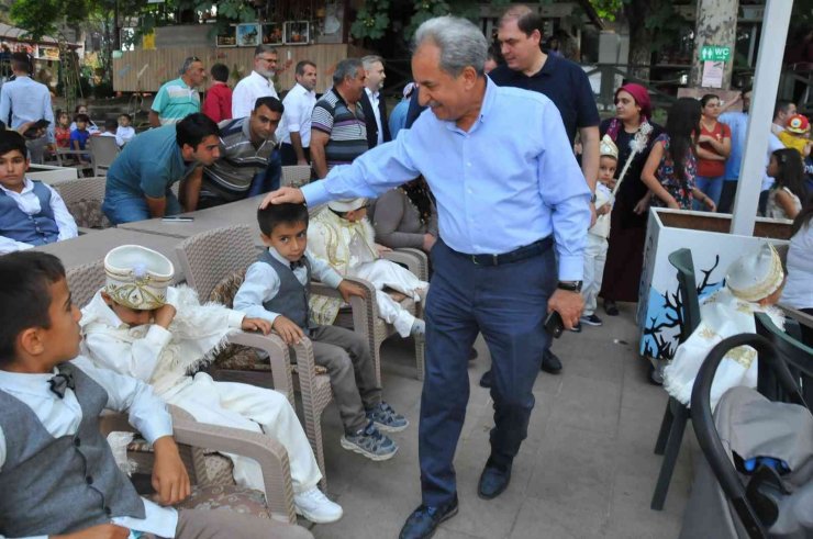 Akşehir Belediyesi’nin 17. geleneksel sünnet şöleni yapıldı