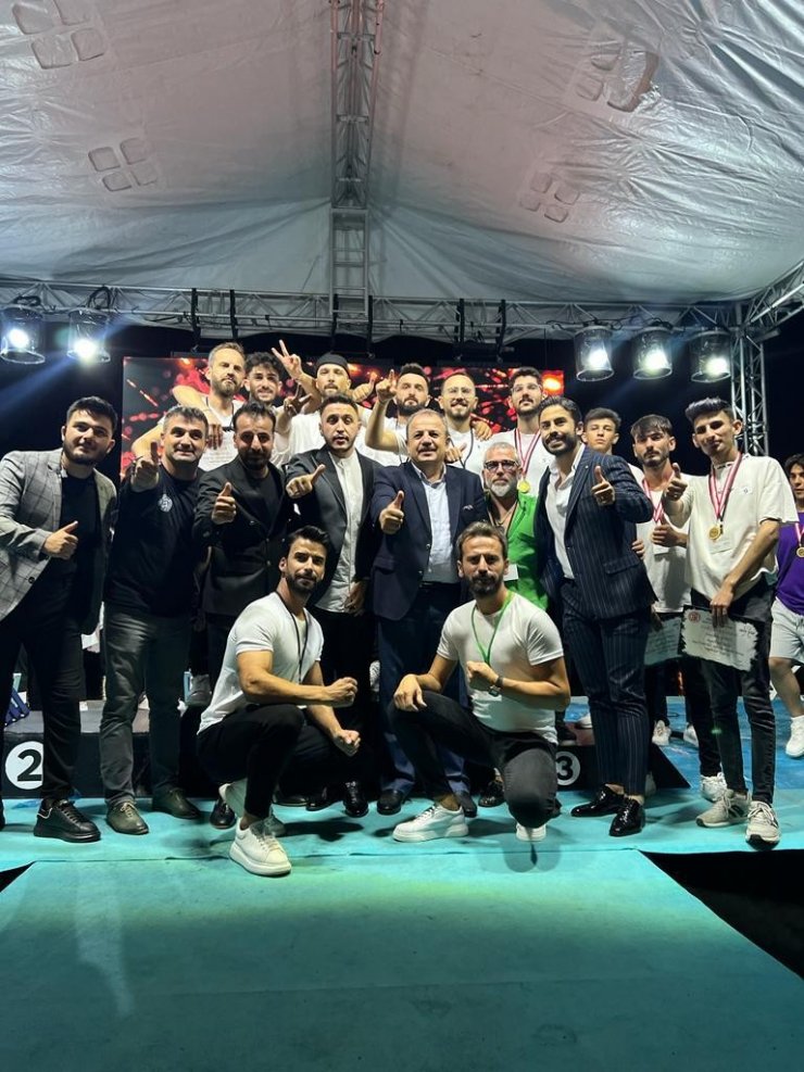 Eskişehirli ünlü saç tasarımcısı Hasan Hüseyin Yılmaz’a Sakarya’da jüri görevi