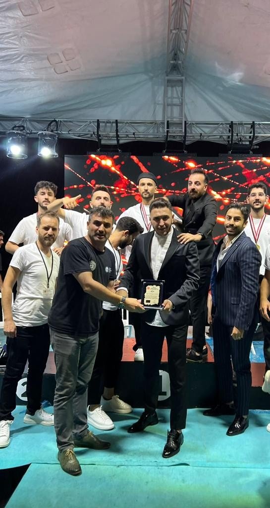 Eskişehirli ünlü saç tasarımcısı Hasan Hüseyin Yılmaz’a Sakarya’da jüri görevi