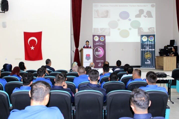 Cezaevi görevlilerine “Kadına El Kal-Ka-Maz!” eğitimi