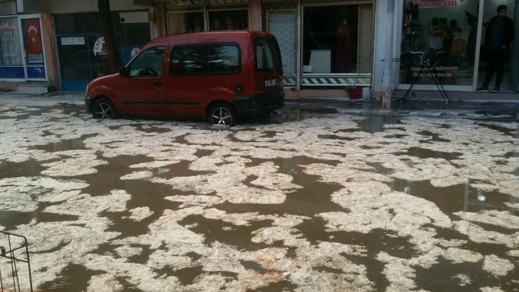 Aksaray’ın yüksek kesimlerinde dolu yağışı etkili oldu