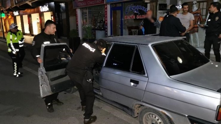 Uyuşturucularla yakalandı, ağlayıp “Uyuşturucuyla alakam yok” dedi