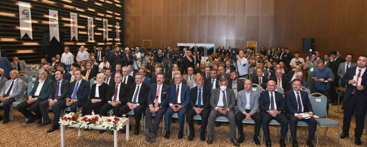 Konya’nın otomotiv devlerine plaket verildi