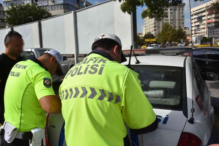 Konya Emniyetinden dronlu “Yaya Önceliği” denetimi