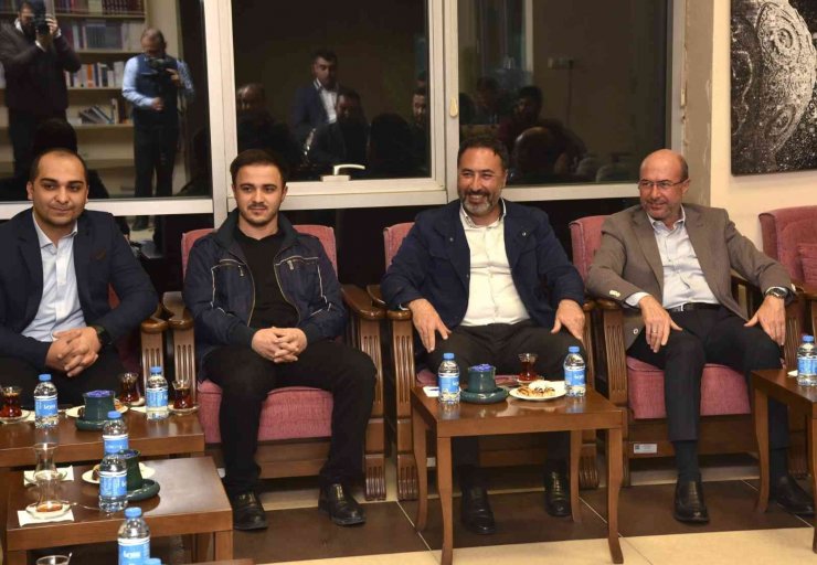Başkan Pekyatırmacı gençlerle buluştu