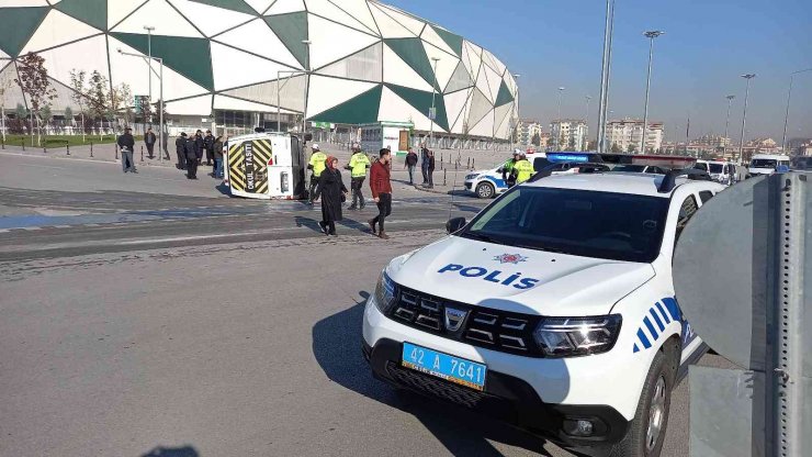 Konya’da okul servisi ile otomobil çarpıştı: 17 yaralı