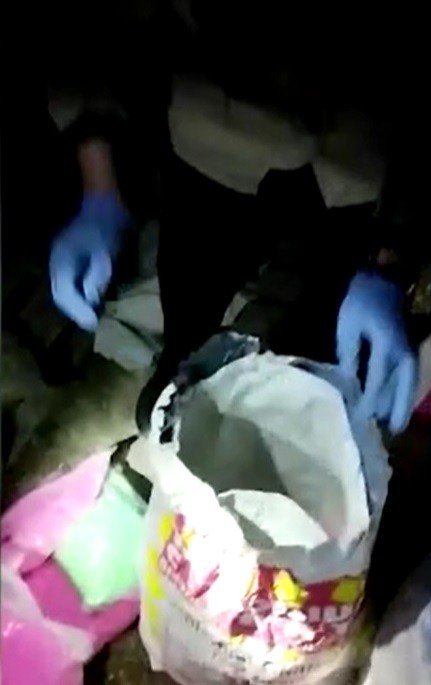 Kömür çuvallarından uyuşturucu çıktı