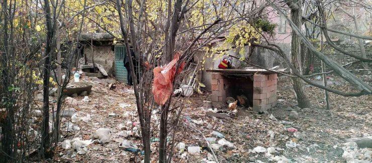 Yalnız yaşadığı evinde ölü bulundu