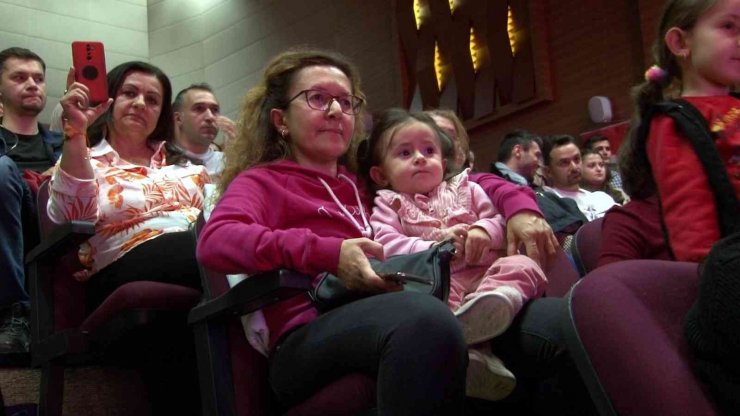 Öğretmenler ‘jandarmayı’ coşkuyla dinledi