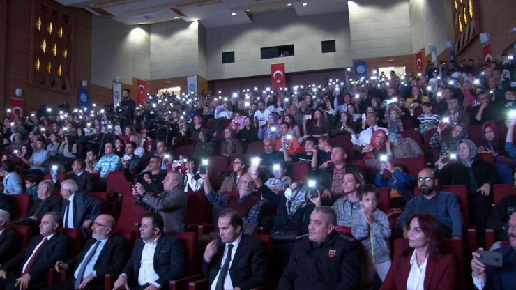 Öğretmenler ‘jandarmayı’ coşkuyla dinledi