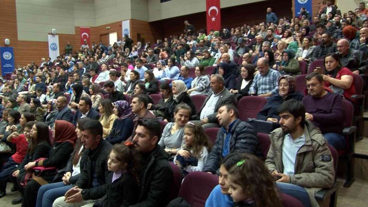 Öğretmenler ‘jandarmayı’ coşkuyla dinledi