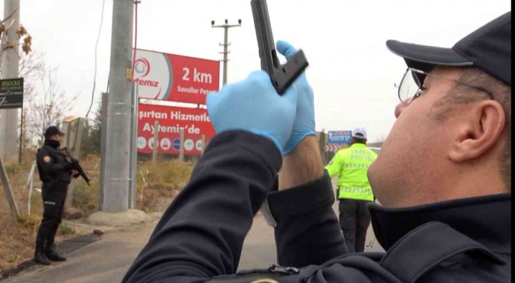Silahla yakalandı “Çocuk pat pat atıyor" diyerek kendini savundu