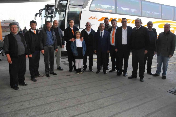 Akşehir’in şehirlerarası tek kadın şoförü Funda Çeper babasının izinde