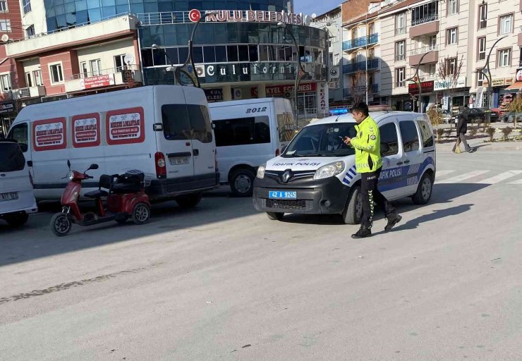 Kamyonet ile elektrikli üç tekerlekli bisiklete çarpıştı: 1 yaralı