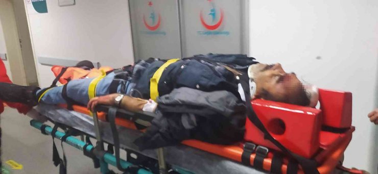 Aksaray’da otomobil ile otobüs çarpıştı: 2 yaralı