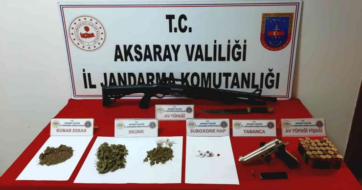 Kanepeden esrar, gardıroptan tüfek çıktı