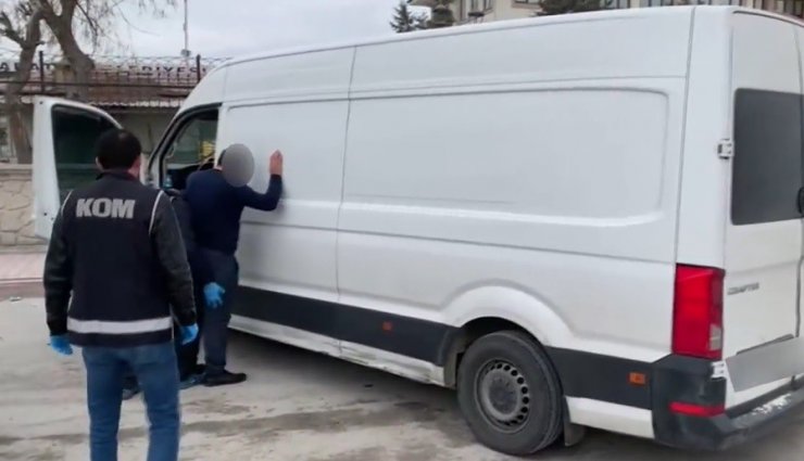 Konya’da 1 milyon 500 bin adet makaron ele geçirildi