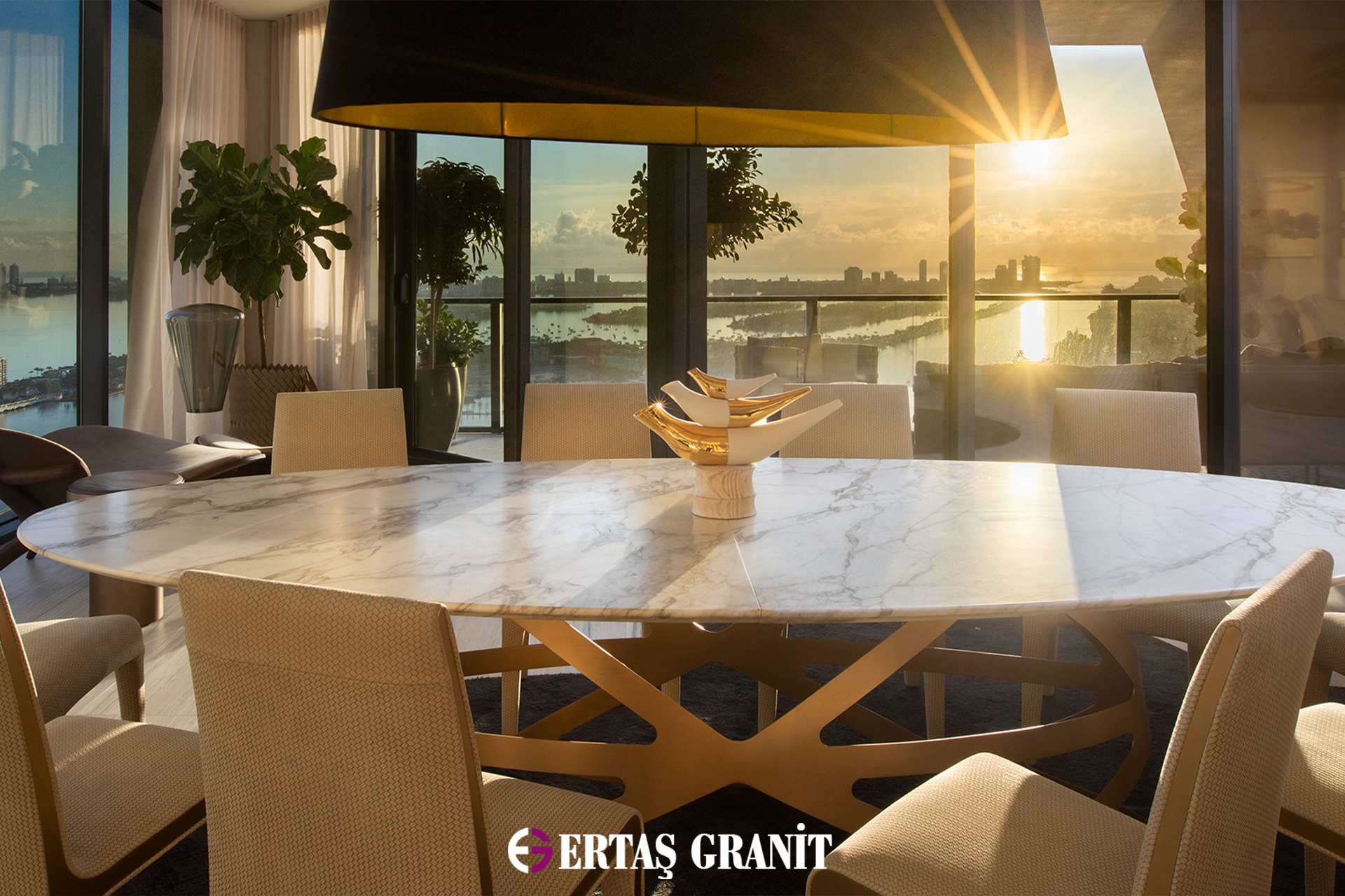 mermer-yemek-masasi.jpg