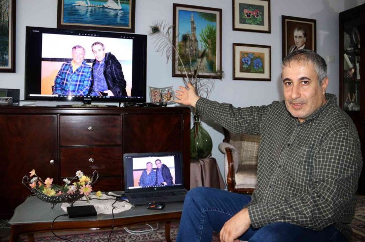 24 yılda 5 bin 70 ünlüyle fotoğraf çektirdi, hedefi arşivini kitaba dönüştürmek