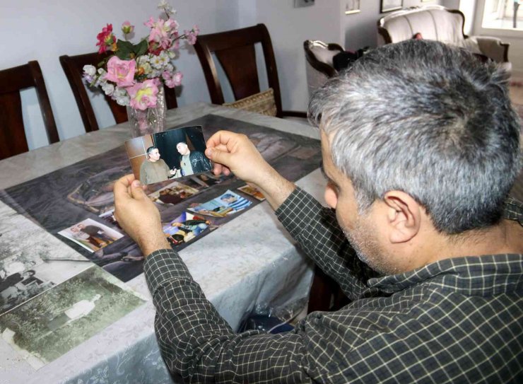 24 yılda 5 bin 70 ünlüyle fotoğraf çektirdi, hedefi arşivini kitaba dönüştürmek