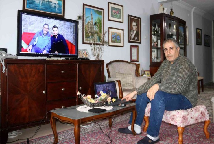 24 yılda 5 bin 70 ünlüyle fotoğraf çektirdi, hedefi arşivini kitaba dönüştürmek