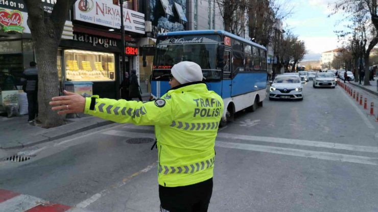 Aksaray’da hatalı parklara geçit yok: 43 araca 18 bin 748 TL ceza