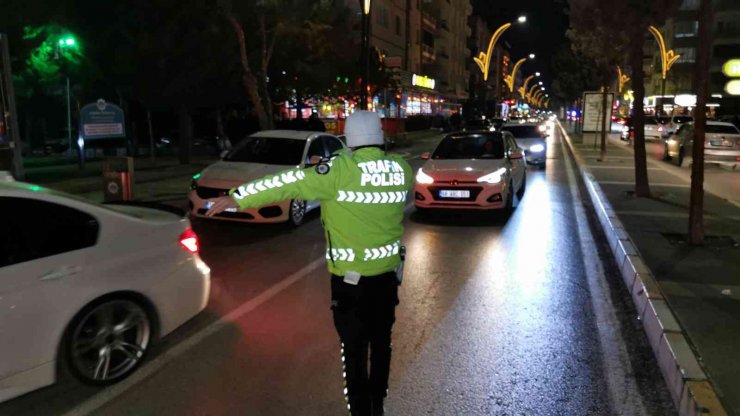 Aksaray’da karma trafik denetimleri sürüyor