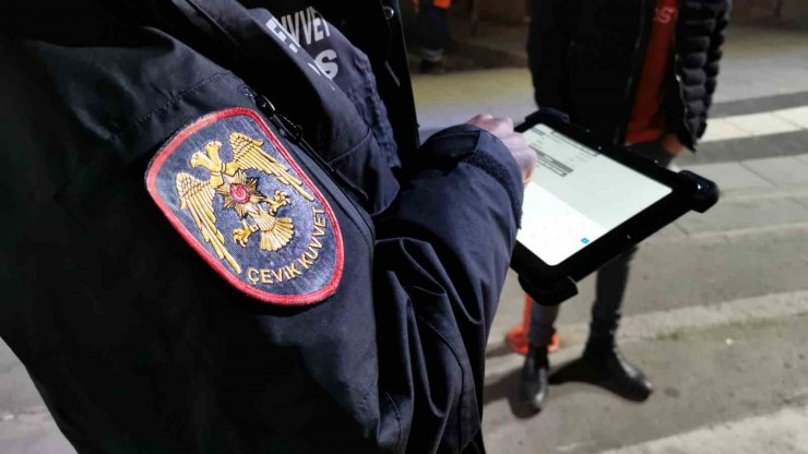 Aksaray’da Çevik Kuvvetten ’şok’ denetim